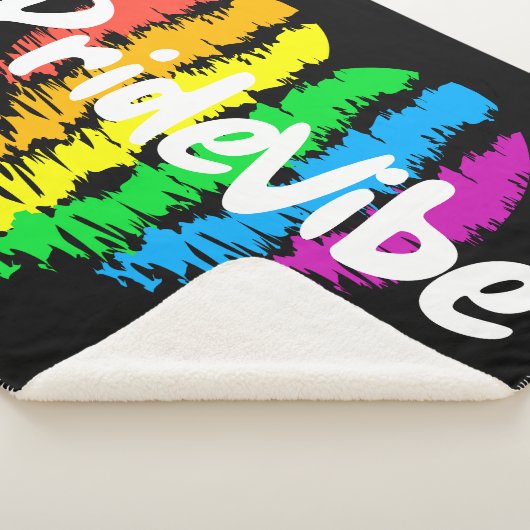 PrideVibe: Wrap jezelf in Rainbow Heart Sherpa Deken (3/4)