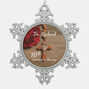 Priest 10th Ordination Jubileum Roos and Rosary Tin Sneeuwvlok Ornament
