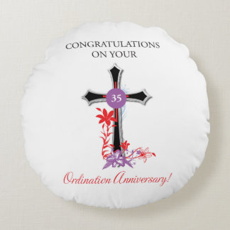 Priest 35th Ordination Jubileum Black Cross Rond Kussen