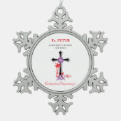 Priest 50th Ordination Jubileum Black Cross Tin Sneeuwvlok Ornament (Voorkant)