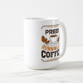 Priest die loopt op Coffee Caffeine Gift Koffiemok (Voorkant rechts)