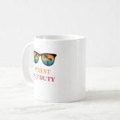 Priester buiten dienst koffiemok (Voorkant links)
