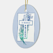 Priester Kruisbloemen gepersonaliseerd Keramisch Ornament (Links)