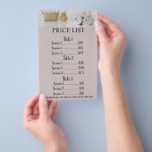 Prijslijst bewerkbare Beauty Spa Salon Flyer (Hand)