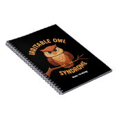 Prikkelbare uil syndroom Grappige boze uil Cartoon Notitieboek (Rechterzijde)