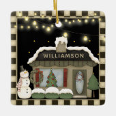 Primitief kerstcadeautje voor het land met Snowman Keramisch Ornament (Voorkant)