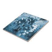 Primitieve kerstdennenboom ijsblauwe pinecone tegeltje (Zijkant)