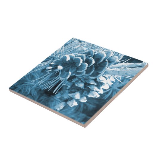 Primitieve kerstdennenboom ijsblauwe pinecone tegeltje (Zijkant)