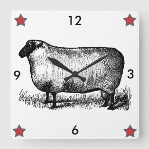  primitieve wandklok tegen schapenwand