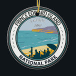 Prince Edward Island National Park Beach Badge Keramisch Ornament<br><div class="desc">Prince Edward Island National Park vectorkunst ontwerp. Het park ligt aan de noordkust van het eiland,  aan de voorkant van de Golf van St. Lawrence.</div>