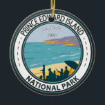 Prince Edward Island National Park Beach Badge Keramisch Ornament<br><div class="desc">Prince Edward Island National Park vectorkunst ontwerp. Het park ligt aan de noordkust van het eiland,  aan de voorkant van de Golf van St. Lawrence.</div>