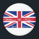 Prince William en Kate Magneet<br><div class="desc">* DEZE SPECIALE ONE-OF-A-KIND KONINKLIJKE BRUILOFT HERDENKINGSGESCHENK MAAKT DEEL UIT VAN EEN BEPERKTE EDITIE SERIE. SLECHTS 100 BESCHIKBAAR IN ELKE STIJL* SCROLL NAAR BENEDEN VOOR MEER GEWELDIGE KONINKLIJKE BRUILOFT KEEPSAKES!</div>
