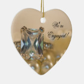 Princess Diamond en White Pearls Verloving Keramisch Ornament (Rechts)