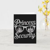 Princess Security Funny Graphic Halloween T-shirt. Kaart (Gele Bloem)