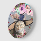 PRINCESS TATUS /ELEGANT CAT,BIG DIVA HAT AND ROSES GROTE KLOK (Hoek)