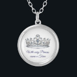 Princess Tiara Zilver Vergulden Ketting<br><div class="desc">Dit charmante,  verzilverde ketting wordt getoond in een sprankelende kristaltiara met blauwgekleurde tekst. Pas dit object aan en wijzig de foto en voorbeeldtekst met de jouwe als je het leuk vindt of als je het koopt zoals het wordt getoond. Aanpassen met deze sjabloon. Afbeelding met vergunning</div>