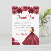 Prinses in een rode jurk Quinceanera Bedankt (Staand voorkant)