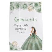 Prinses in een wijze groene jurk Quinceanera Medium Cadeauzakje (Achterkant)