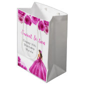 Prinses in hete roze jurk Sweet Sixteen Birthday Medium Cadeauzakje (Voorkant Gekanteld)