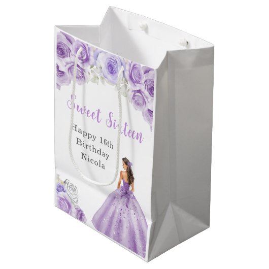 Prinses in Paarse jurk Sweet Sixteen Birthday Medium Cadeauzakje (Voorkant Gekanteld)