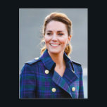 Prinses Kate blauw plaid gestileerd Briefkaart<br><div class="desc">Catherine, prinses van Wales in een blauwe geruite trenchcoat</div>