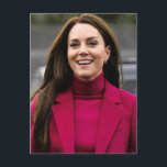 Prinses Kate roze gestileerd Briefkaart<br><div class="desc">Catherine,  prinses van Wales in een fuchsia roze coltrui en blazer</div>