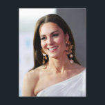 Prinses Kate wit gestileerd Briefkaart<br><div class="desc">Catherine,  prinses van Wales,  met een witte jurk en cascading oorbellen</div>