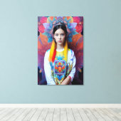 prinses met witte trui canvas afdruk (Insitu (Houten vloer))