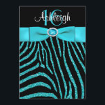 PRINTED RIBBON Zebra 16th Birthday Invitation Kaart<br><div class="desc">Voeg wat wilde glitz en glam toe aan uw Sweet 16 party, Quinceanera, of Bat Mitzvah met deze chic aqua blauw, zwart, en witte FAUX glitter (PRINTED) zebra print striped zoete zestien verjaardagsuitnodiging met een PRINTED turquoise blue satin ribbon en een PRINTED diamond and jewel brooch erop. Als je objecten...</div>