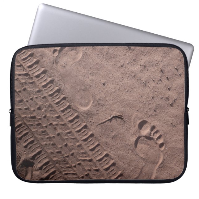 Prints in het zand laptop sleeve (Voorkant)