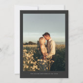 PRIYA Black Round Photo Save the Date Invitation Kaart (Achterkant)