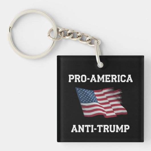 Pro-Amerika Anti-Trump  Vlag van de VS Sleutelhanger (Voorkant)