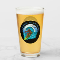 Pro By Day, Myth By Night Surfen Bigfoot Bier