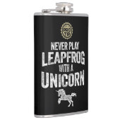 PRO TIP: Speel nooit leapfrog met een Unicorn Heupfles (Rechts)