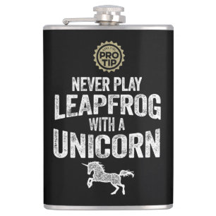 PRO TIP: Speel nooit leapfrog met een Unicorn Heupfles