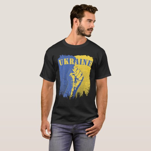 Pro Ukraine Flag Fist steunt Oekraïens verzet T-shirt (Voorkant volledig)