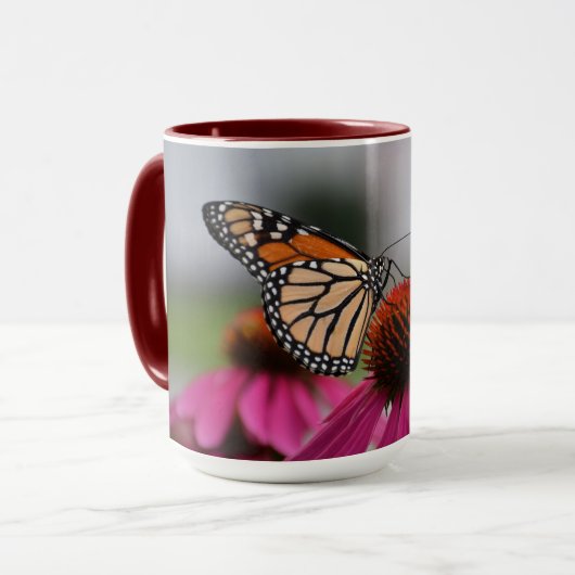 Productieve bestuiver - Monarch Butterfly Mok (Voorkant links)