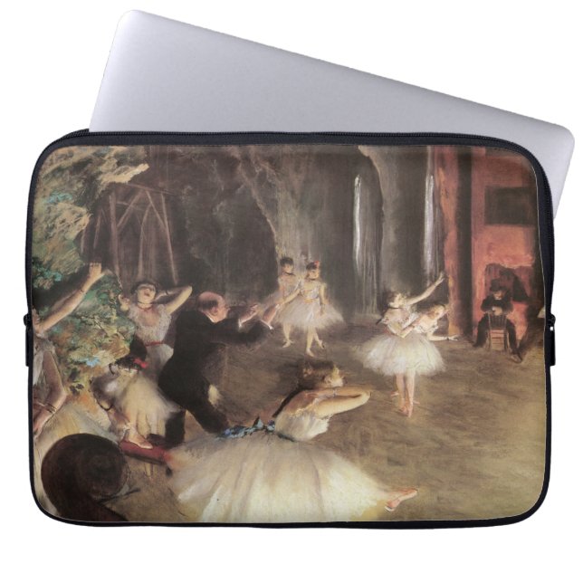 Proef op het toneel door Edgar Degas Laptop Sleeve (Voorkant)