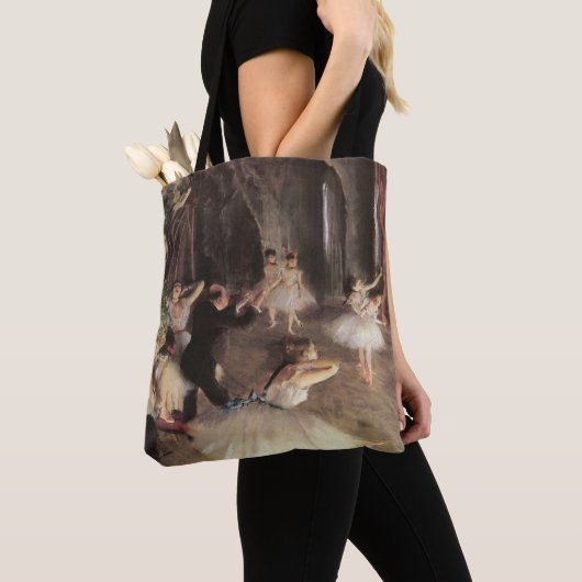 Proef op het toneel door Edgar Degas Tote Bag (Dichtbij)