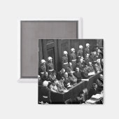 Proeven van Neurenberg. Kijken naar beneden_War Af Magneet (Voorkant / Achterkant)