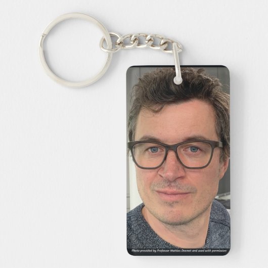 Prof Desmet Foto Sleutelhanger door RoseWrites (Voorkant)