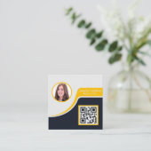 Professional Black Yellow voeg uw Logo QR Code toe Vierkante Visitekaartje (Staand voorkant)