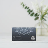 Professional Gray Mandala Yoga Visitekaartje Klantenkaartje (Staand voorkant)