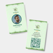 Professional White and Green Lawn Care Badge (Voor- en achterkant)