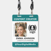 Professioneel Media ID-pasfoto Logo Teal Badge (Voorzijde met lanyard)