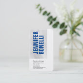 Professioneel minimalistisch blauw grijs wit visitekaartje (Staand voorkant)