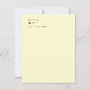 Professioneel minimalistisch modern trendy crèmekl notitiekaartje