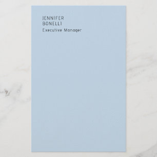 Professioneel minimalistisch modern trendy lichtbl briefpapier