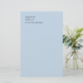 Professioneel minimalistisch modern trendy lichtbl briefpapier (Staand voorkant)