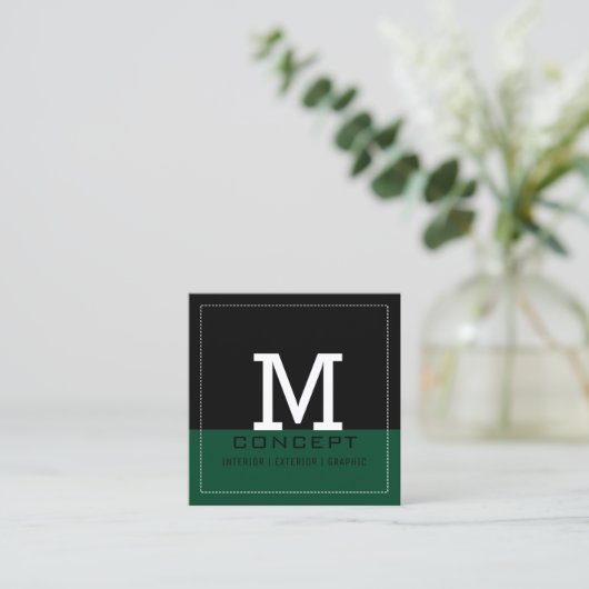 Professioneel modern Brits Racing Green Monogram Vierkante Visitekaartje (Staand voorkant)